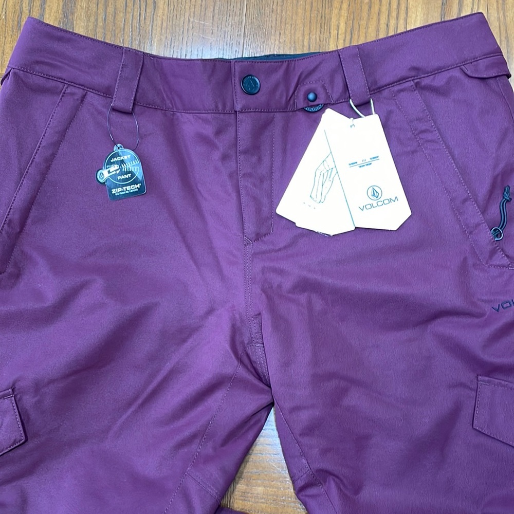 BNWT VOLCOM snow pants